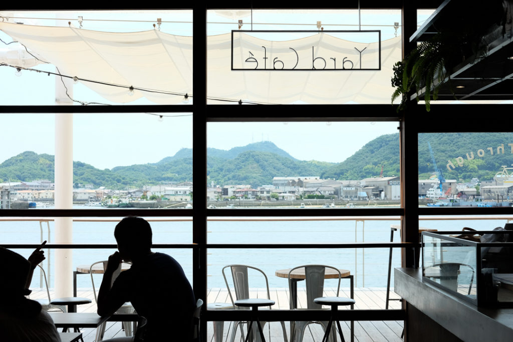 Onomichi U2のカフェから見える景色