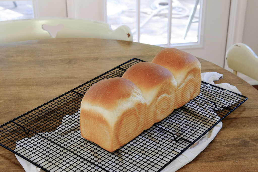 白パンの配合で作った、山食