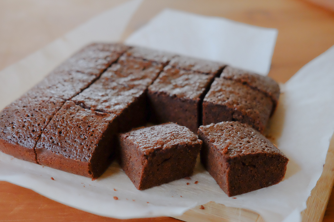 ファッジーココナッツブラウニーのレシピ