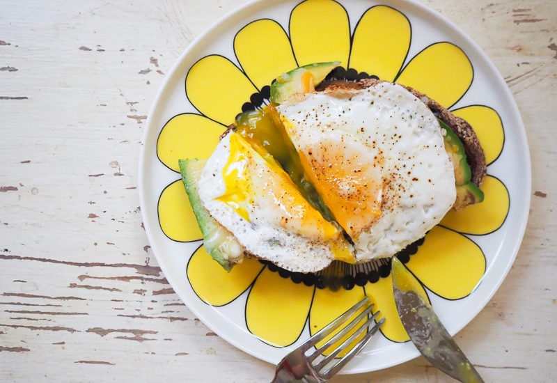 アボカドエッグトースト