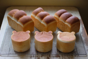 クマ型パン＆山形食パン
