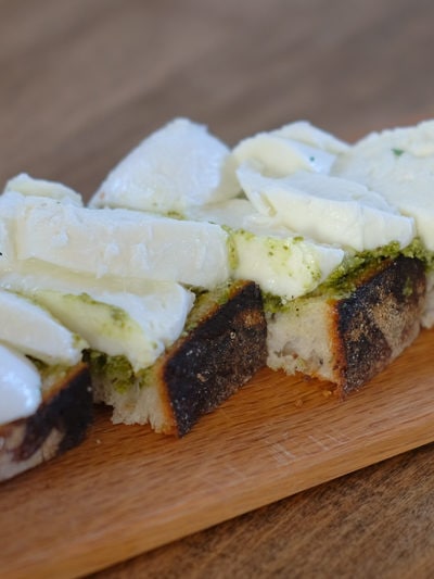 カプレーゼ風タルティーヌ