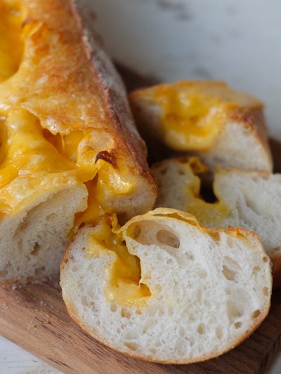 チーズ入りバゲット