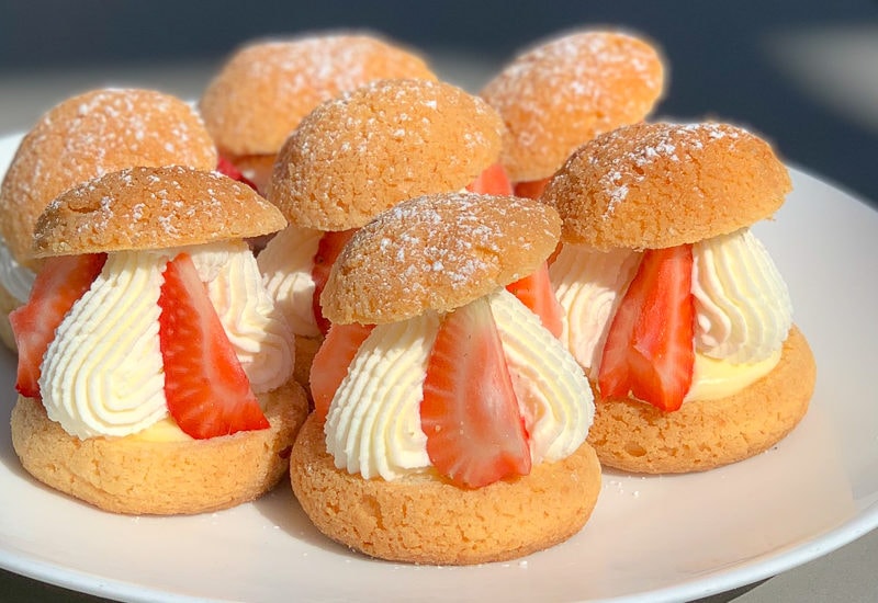 いちごのシュークリーム