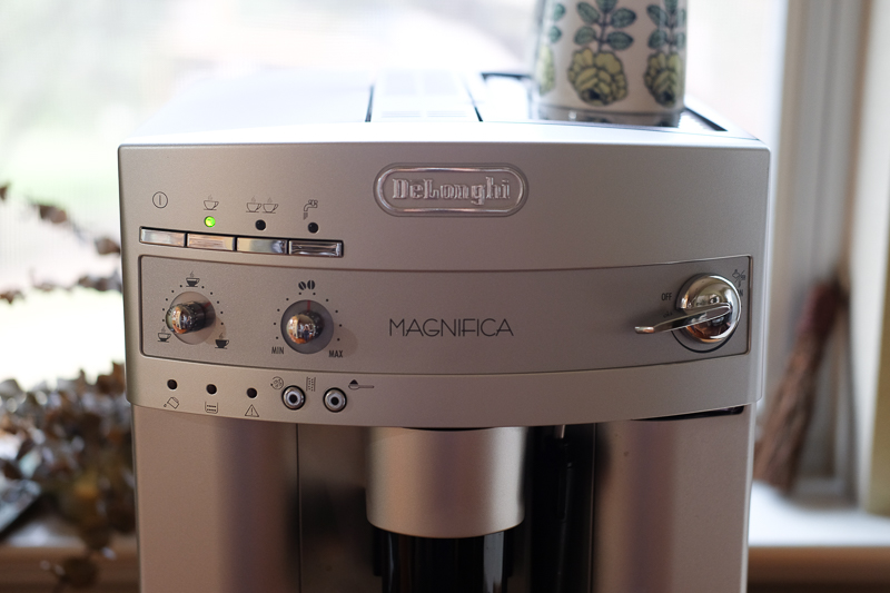 ネスプレッソ カプセル式コーヒーメーカー エッセンサ ミニ ライムグリーン
